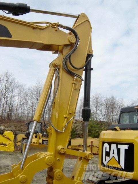 CAT 311F Paletli ekskavatörler