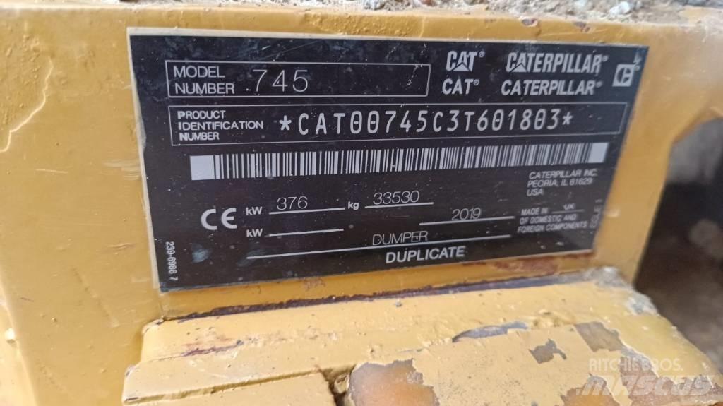 CAT 745 Belden kirma kaya kamyonu