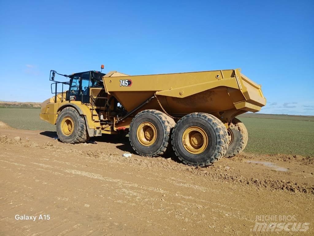 CAT 745 Belden kirma kaya kamyonu