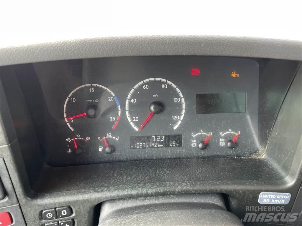 Scania P340 8x4 Araç üzeri vinçler