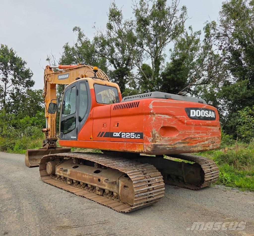 Doosan DX 225 LC Paletli ekskavatörler