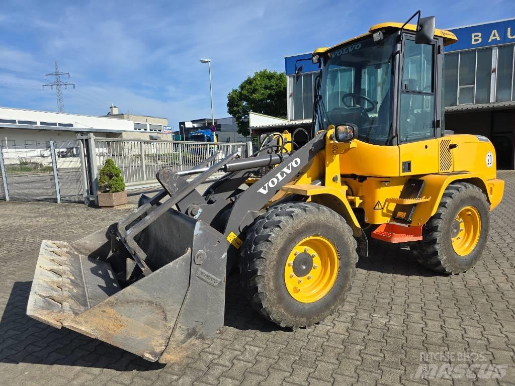 Volvo L 30 G Tekerlekli yükleyiciler