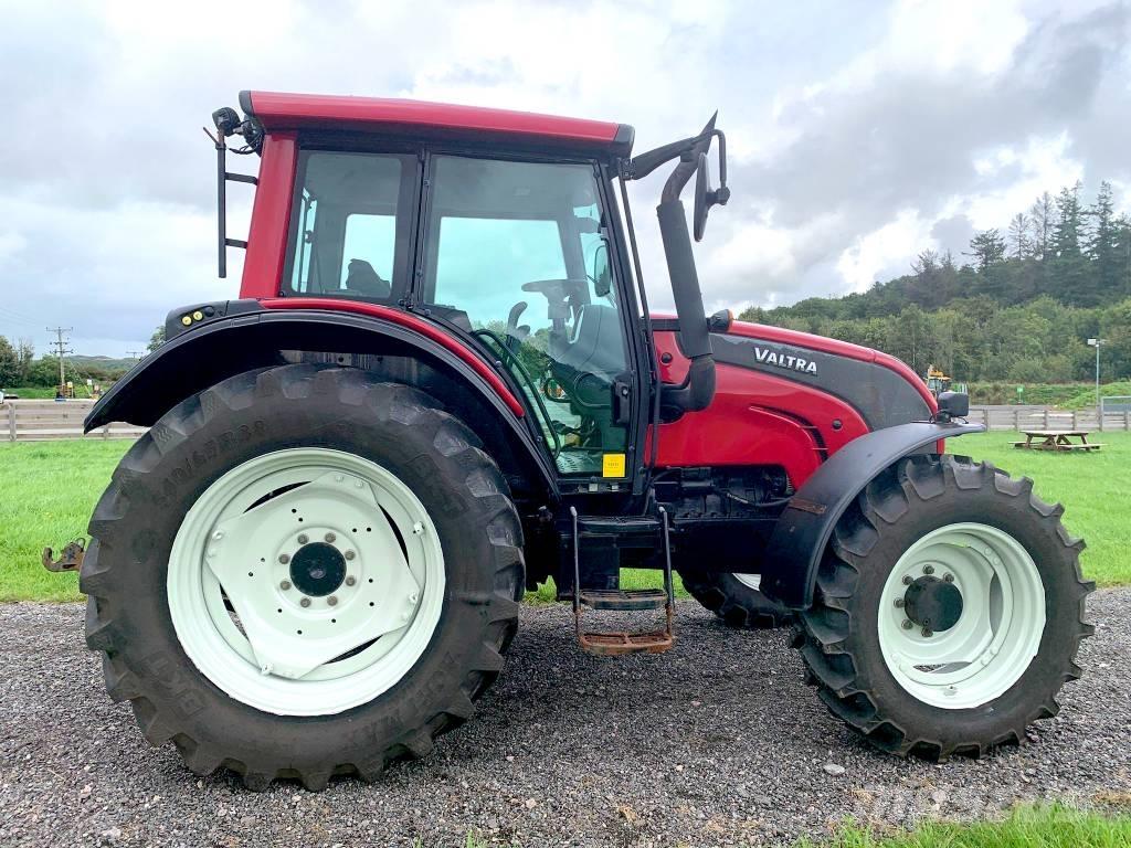 Valtra N101 Tractor Orman traktörleri