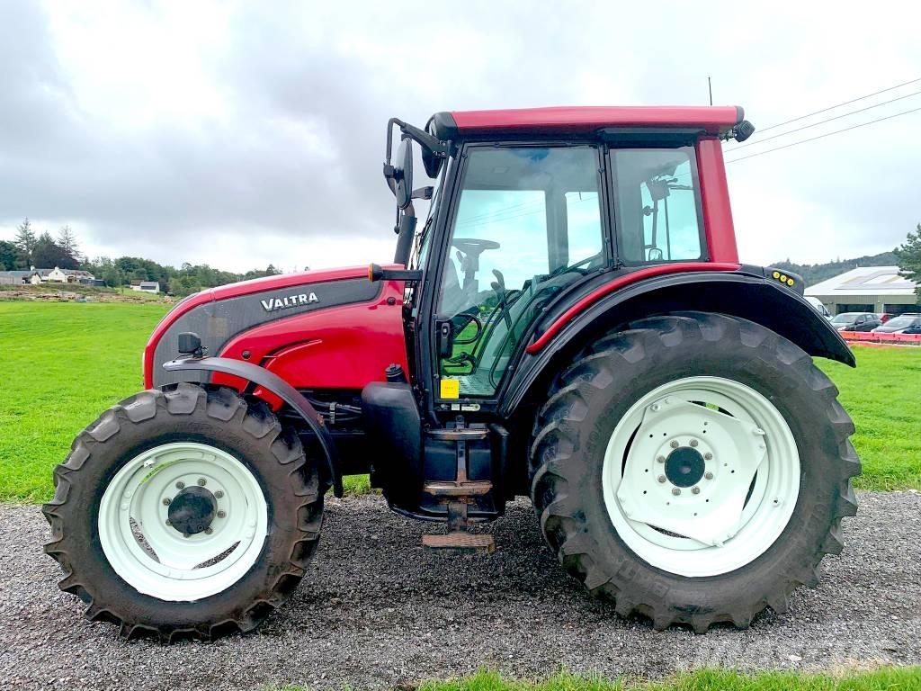 Valtra N101 Tractor Orman traktörleri