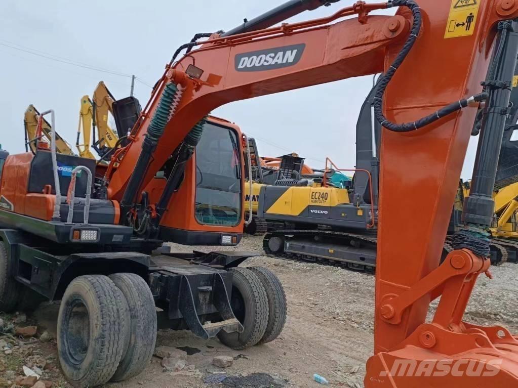 Doosan 150 W Lastik tekerli ekskavatörler