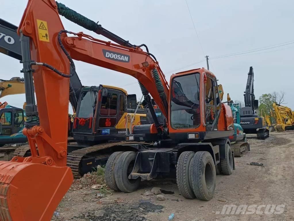 Doosan 150 W Lastik tekerli ekskavatörler