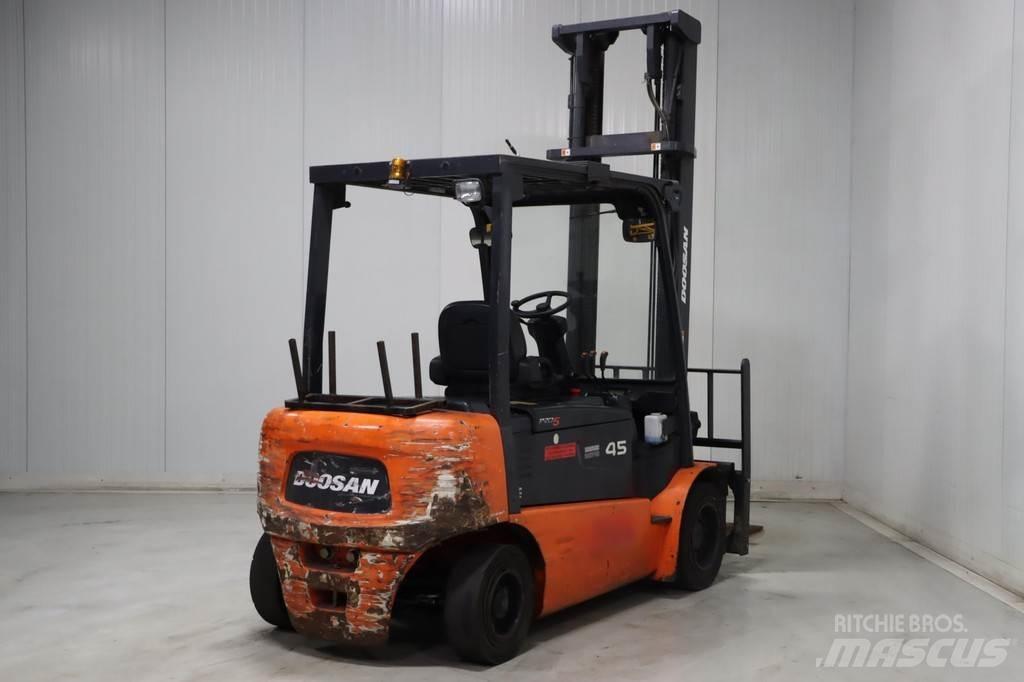 Doosan B45X-5 Elektrikli forkliftler