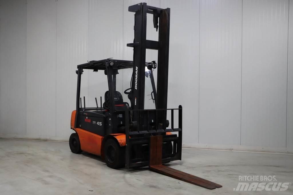 Doosan B45X-5 Elektrikli forkliftler