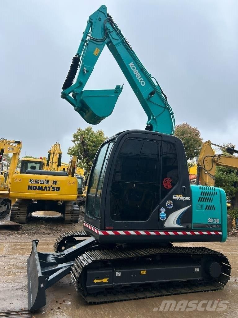 Kobelco SK 75 Mini ekskavatörler, 7 tona dek