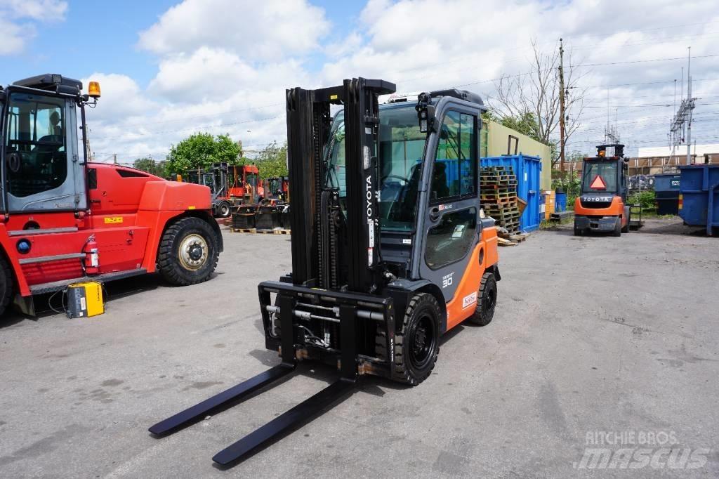 Toyota 56-8FD30F Dizel forkliftler