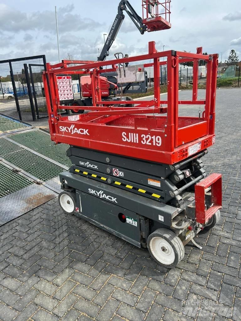 SkyJack SJ 3219 Makasli platformlar