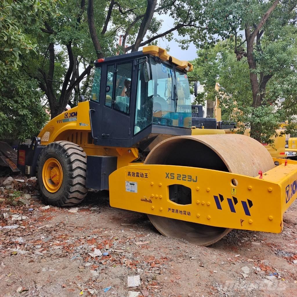 XCMG XS223J Tek tamburlu silindirler