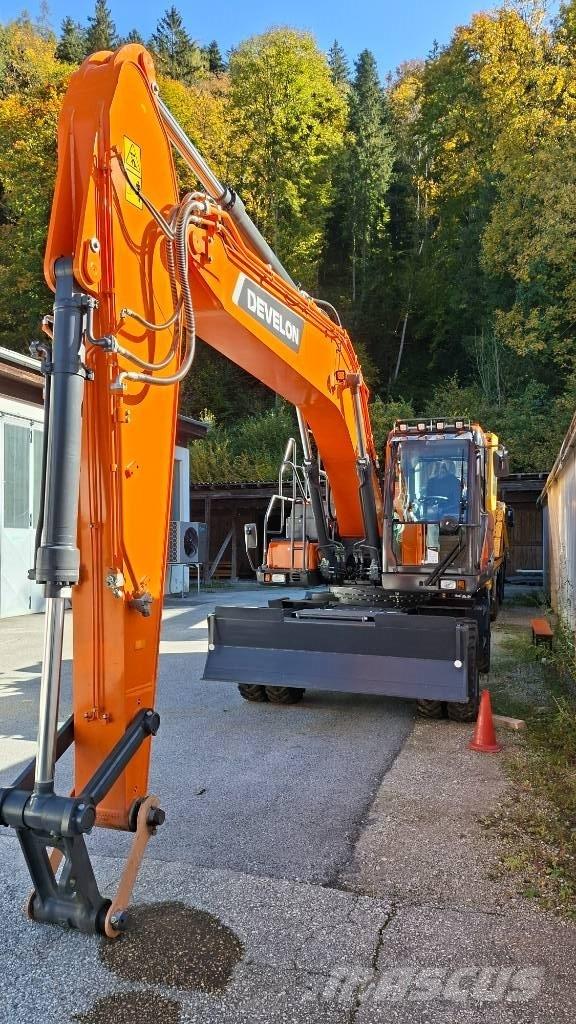 Develon DX 210 W-7 Lastik tekerli ekskavatörler