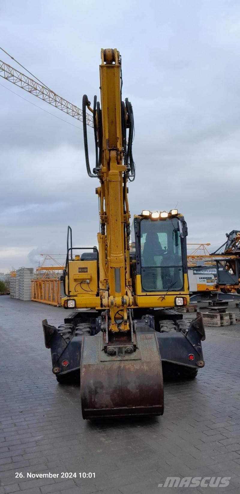 Komatsu PW160-7E0 Lastik tekerli ekskavatörler