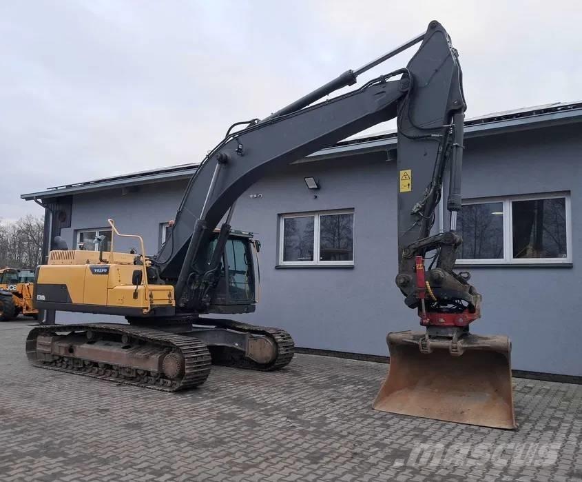 Volvo EC 300 D L Paletli ekskavatörler