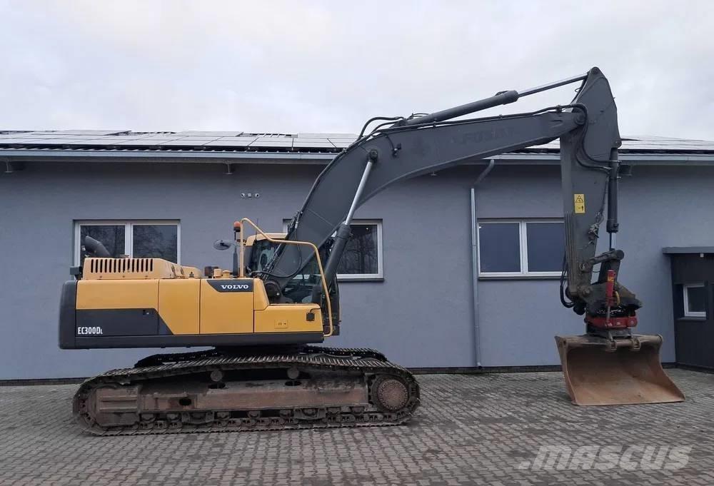 Volvo EC 300 D L Paletli ekskavatörler