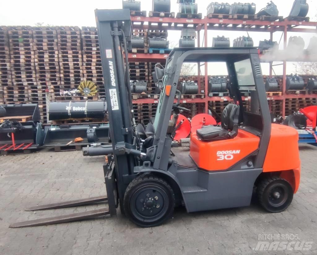 Doosan D 30 G Dizel forkliftler