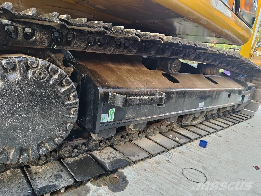 CAT 320d Paletli ekskavatörler