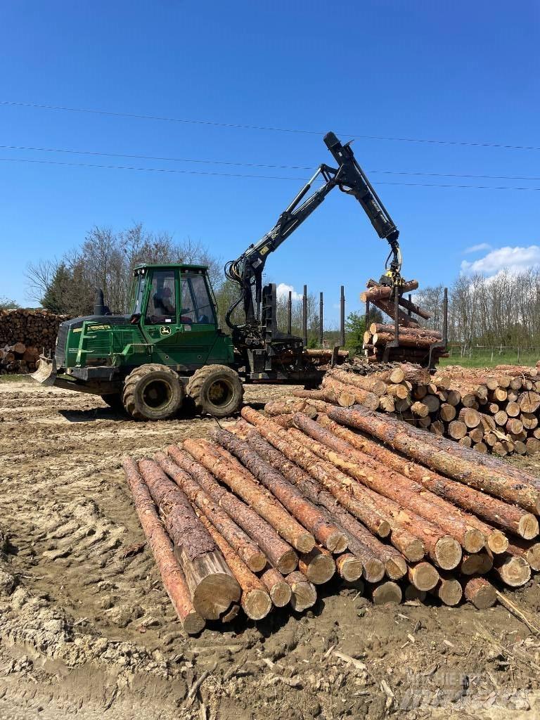 John Deere 1110G Tomruk yükleyici traktörler