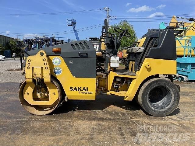 Sakai TW 352 Tek tamburlu silindirler