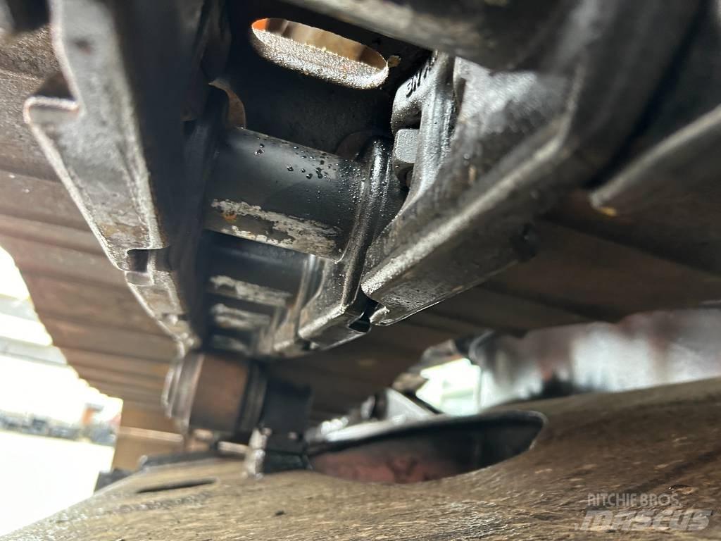 Hitachi ZX 135 US Paletli ekskavatörler