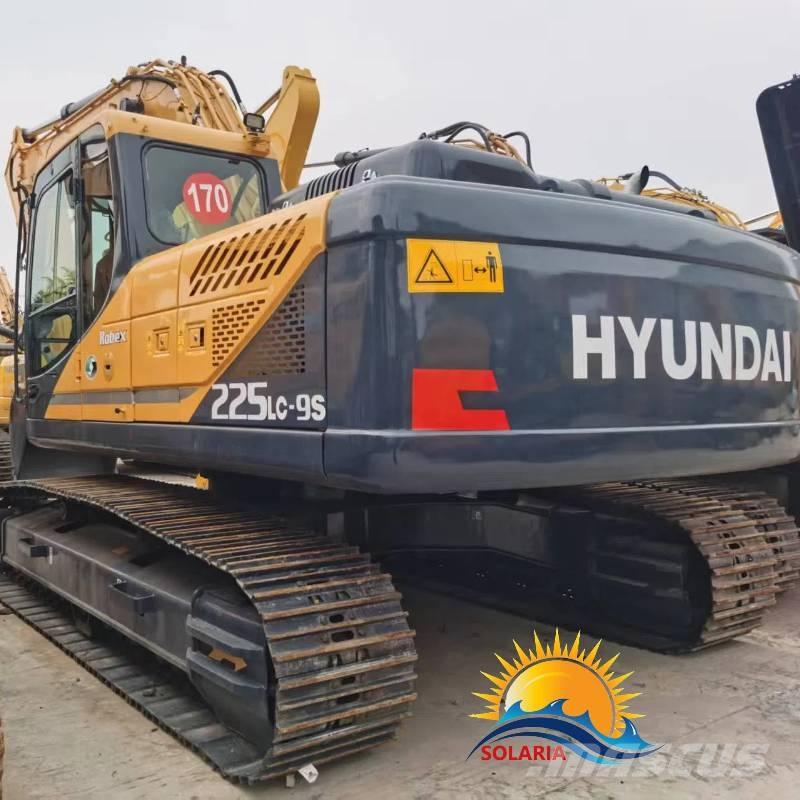 Hyundai R225LC Paletli ekskavatörler