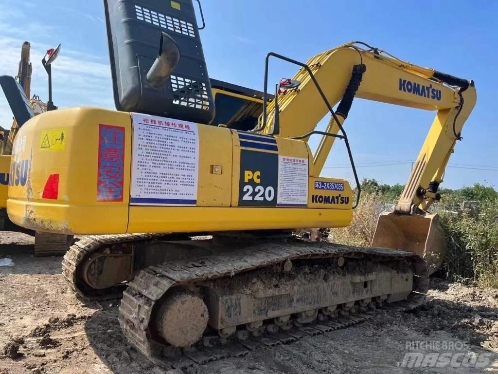Komatsu PC 220 Paletli ekskavatörler