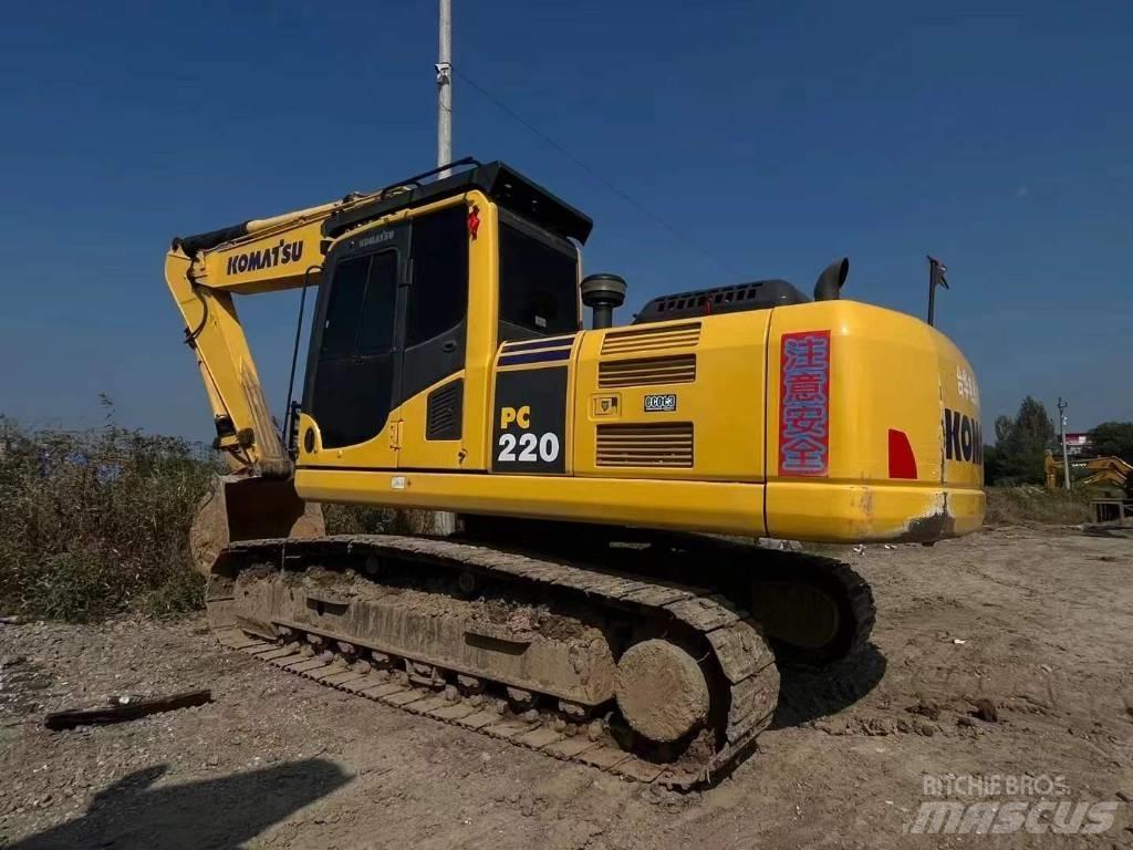 Komatsu PC 220 Paletli ekskavatörler