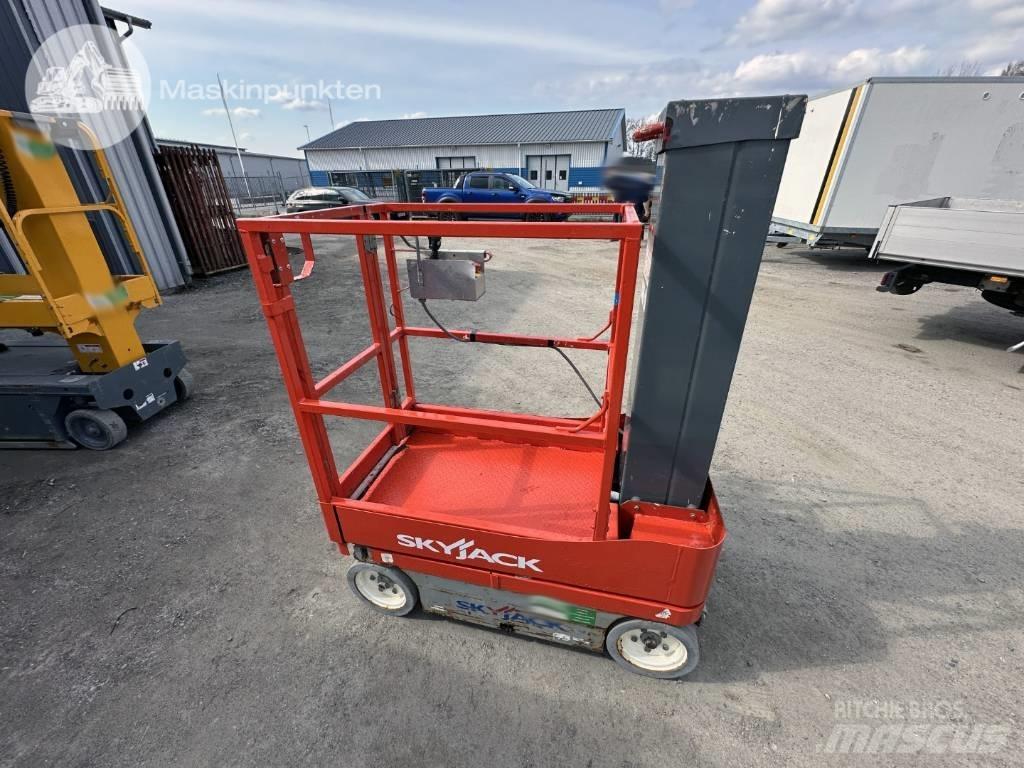 SkyJack SJ 12 Personel Platformları ve Cephe Asansörleri