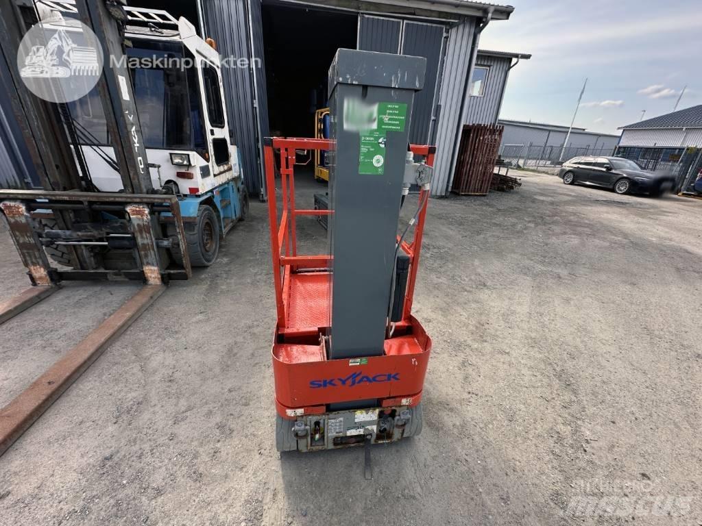 SkyJack SJ 12 Personel Platformları ve Cephe Asansörleri