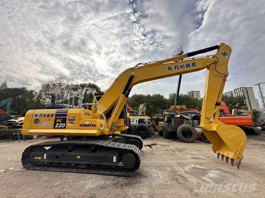 Komatsu PC 220 Paletli ekskavatörler