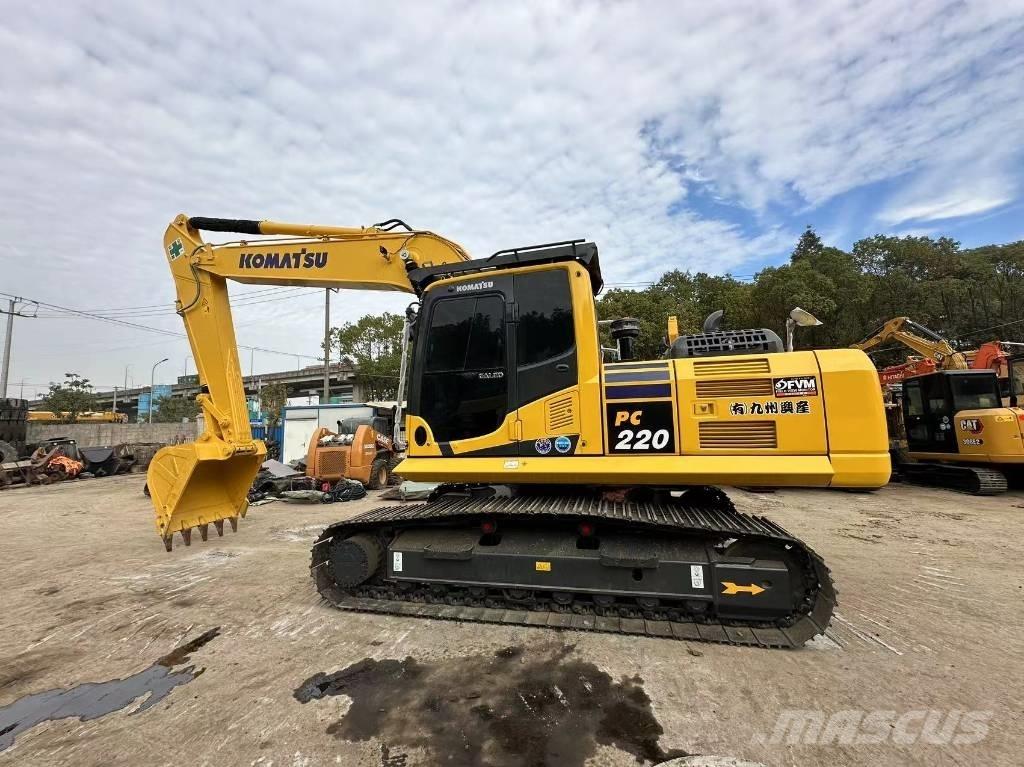 Komatsu PC 220 Paletli ekskavatörler