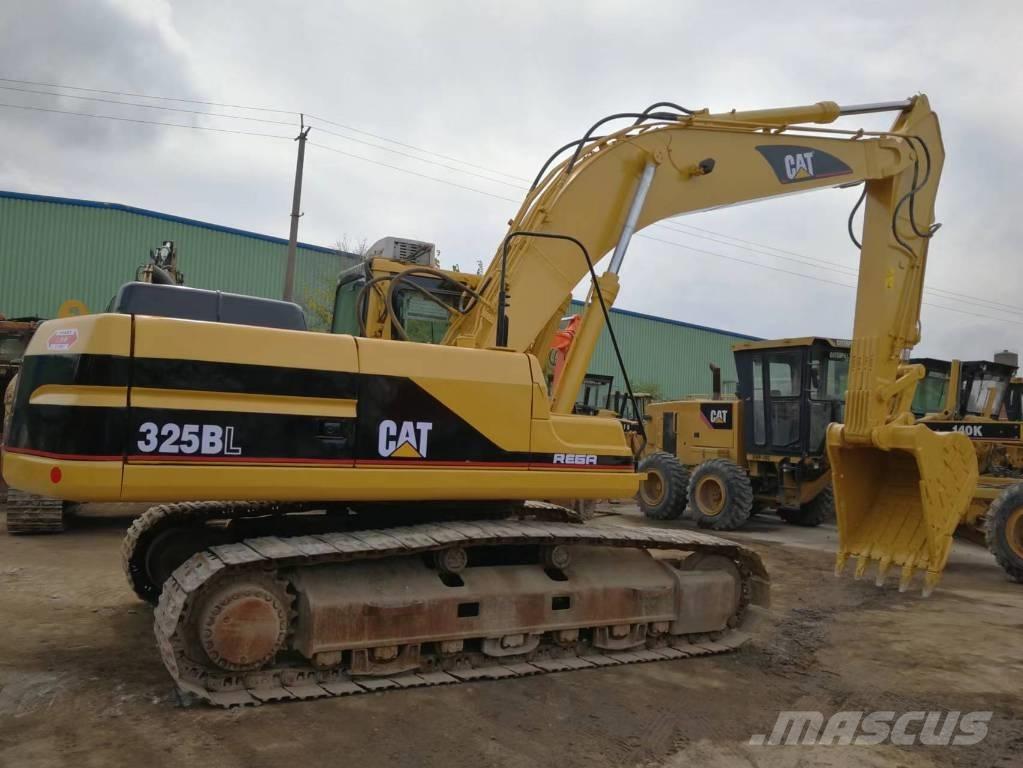 CAT 325 B L Paletli ekskavatörler