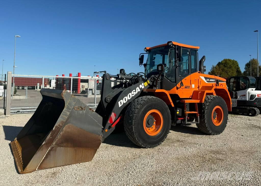 Doosan DL 220-5 Tekerlekli yükleyiciler