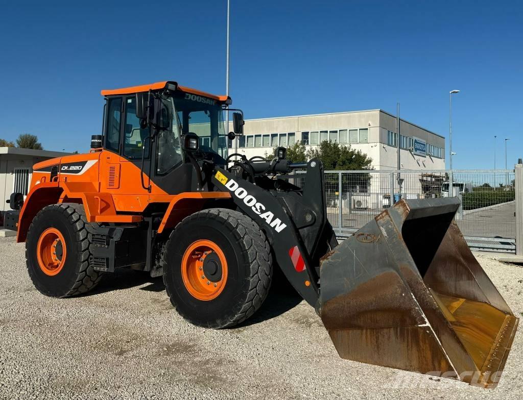 Doosan DL 220-5 Tekerlekli yükleyiciler