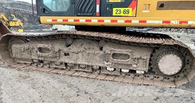 CAT 336 E Paletli ekskavatörler
