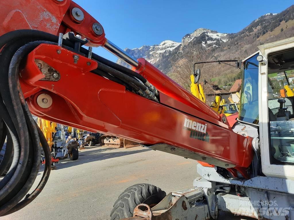 Menzi Muck M530 Lastik tekerli ekskavatörler