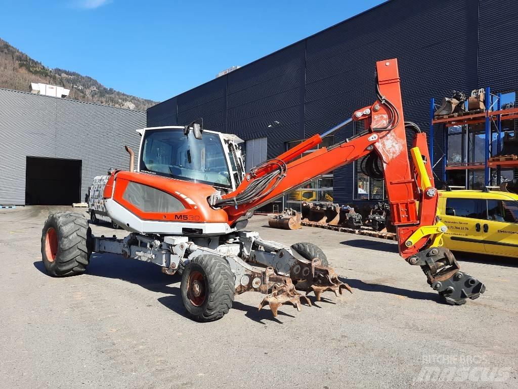 Menzi Muck M530 Lastik tekerli ekskavatörler