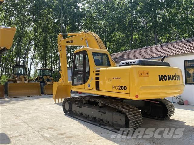 Komatsu PC200-7 Paletli ekskavatörler