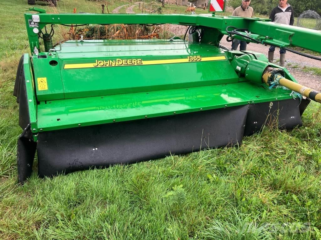 John Deere 1365 Asılı ve çekilir biçme makineleri