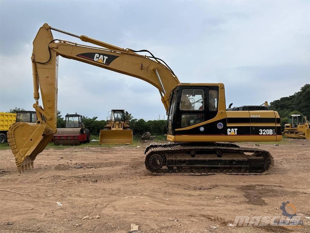 CAT 320BL Paletli ekskavatörler