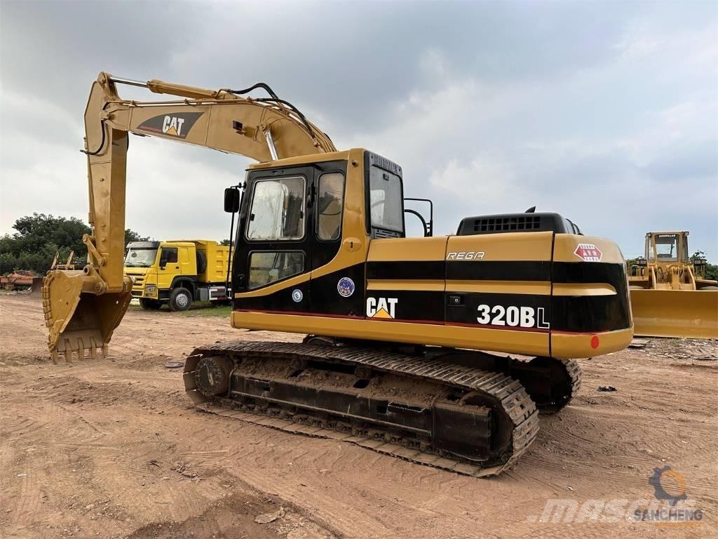 CAT 320BL Paletli ekskavatörler