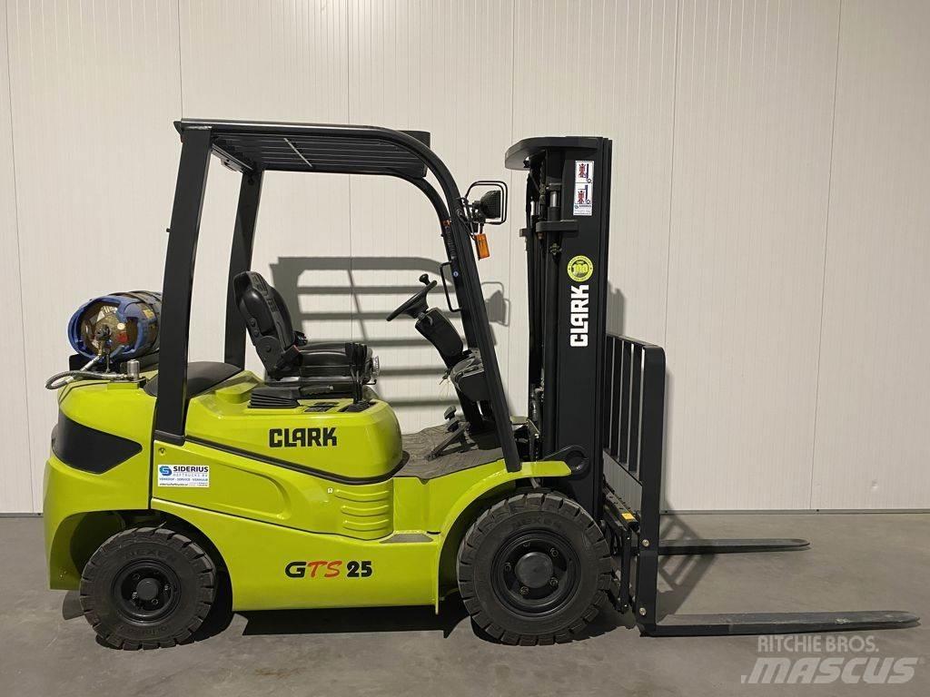 Clark GTS25 LPG'li forkliftler