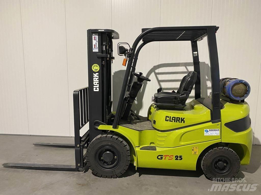 Clark GTS25 LPG'li forkliftler
