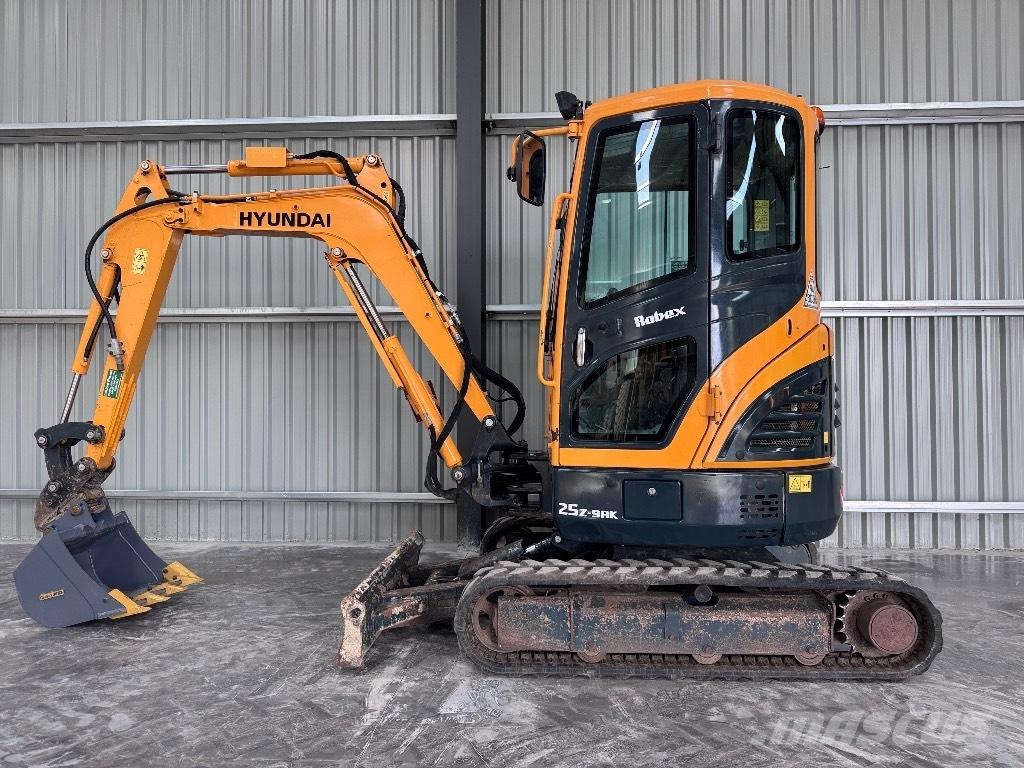 Hyundai R25Z-9 AK Mini ekskavatörler, 7 tona dek