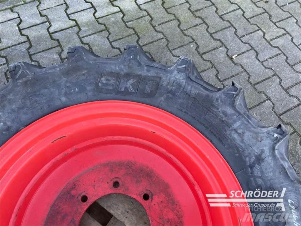 BKT 1X 320/70 R24 Tekerlekler