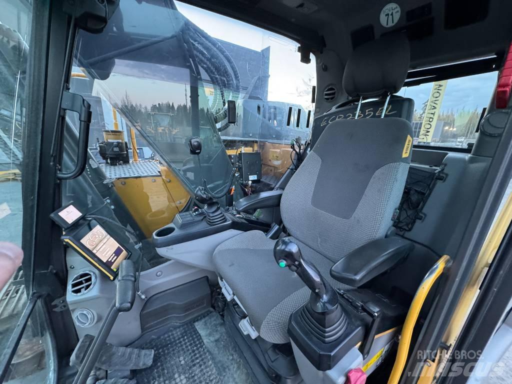 Volvo ECR 235 EL Paletli ekskavatörler
