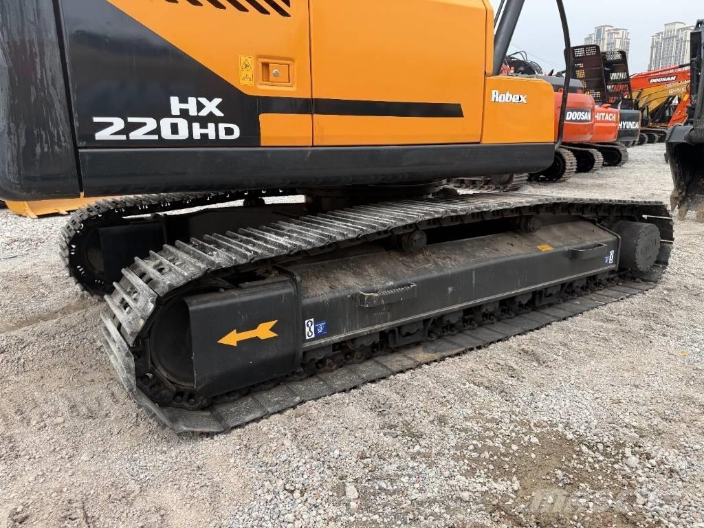 Hyundai HX 220 Paletli ekskavatörler