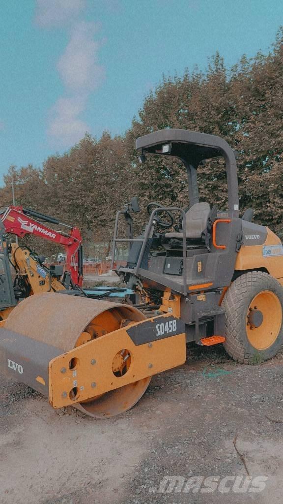 Volvo SD 45 B Tek tamburlu silindirler