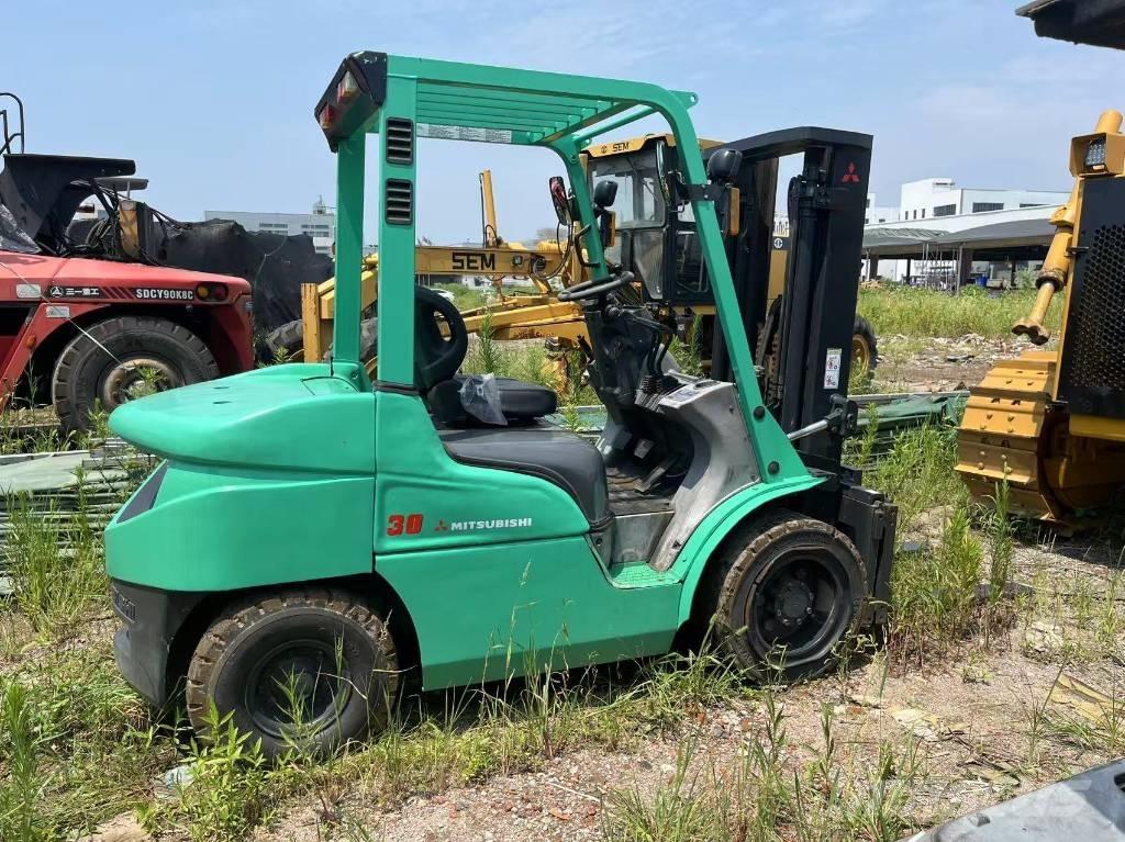 Mitsubishi FD 30 N Dizel forkliftler
